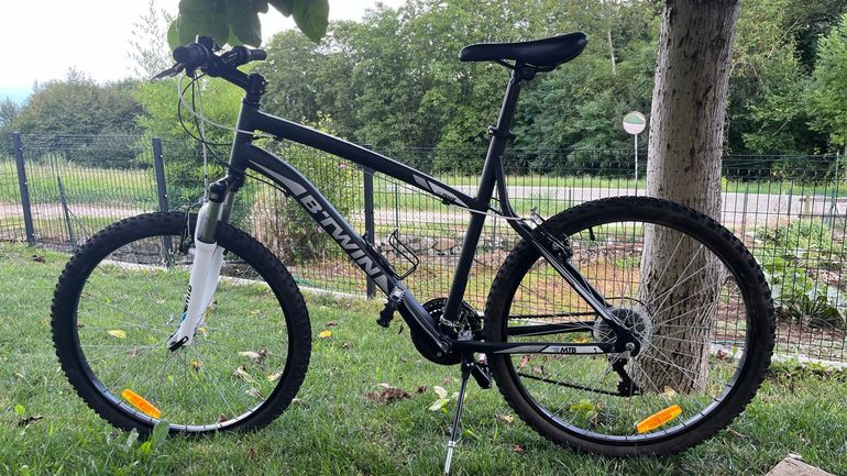 Used B Twin Rockrider Shimano Tourney 2016 Mountainbike — image 1 of 8