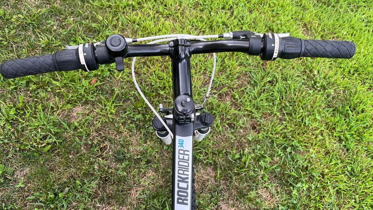 Used B Twin Rockrider Shimano Tourney 2016 Mountainbike — image 2 of 8