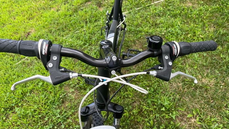 Used B Twin Rockrider Shimano Tourney 2016 Mountainbike — image 8 of 8