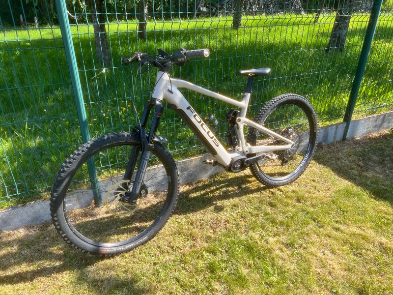 Tweedehands Focus Sam² 6.8 2022 Mountainbike — afbeelding 2 van 3