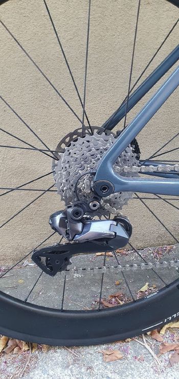 Used Giant Propel Shimano Ultegra Di2 (12 Speed) 2025 Road & Gravel, Blue — image 9 of 11