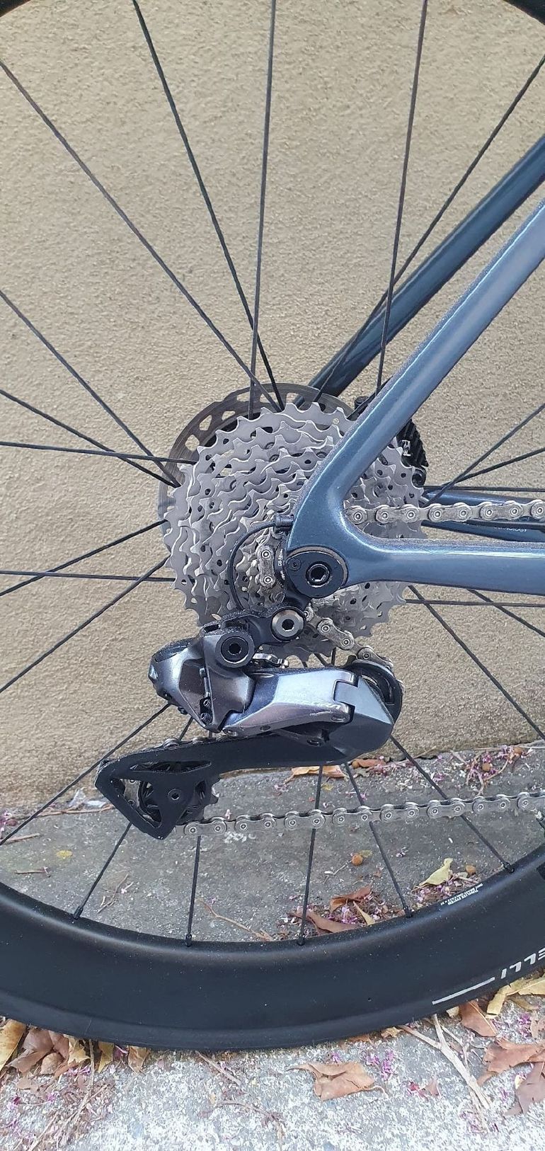 Used Giant Propel Shimano Ultegra Di2 (12 Speed) 2025 Road & Gravel, Blue — image 9 of 11