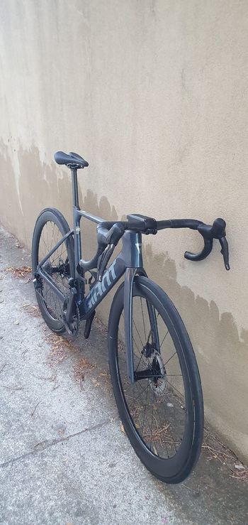 Used Giant Propel Shimano Ultegra Di2 (12 Speed) 2025 Road & Gravel, Blue — image 10 of 11
