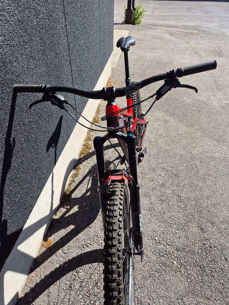 Used Canyon Strive CF 5.0 2019 2019 Mountainbike, Red, 29 — image 2 of 11