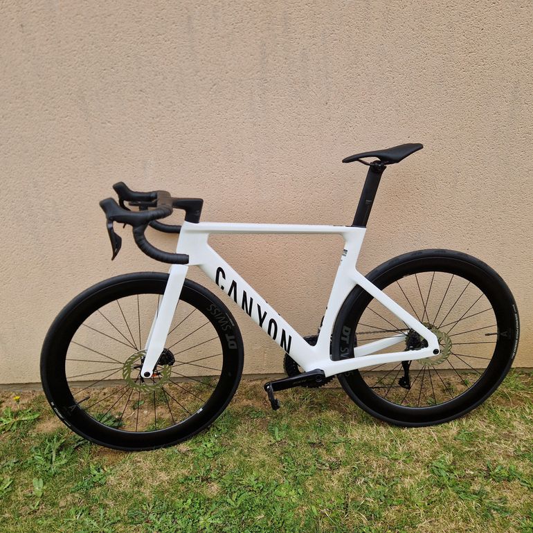 Used Canyon Aeroad Shimano 105 Di2 2026 bike — image 1 of 4