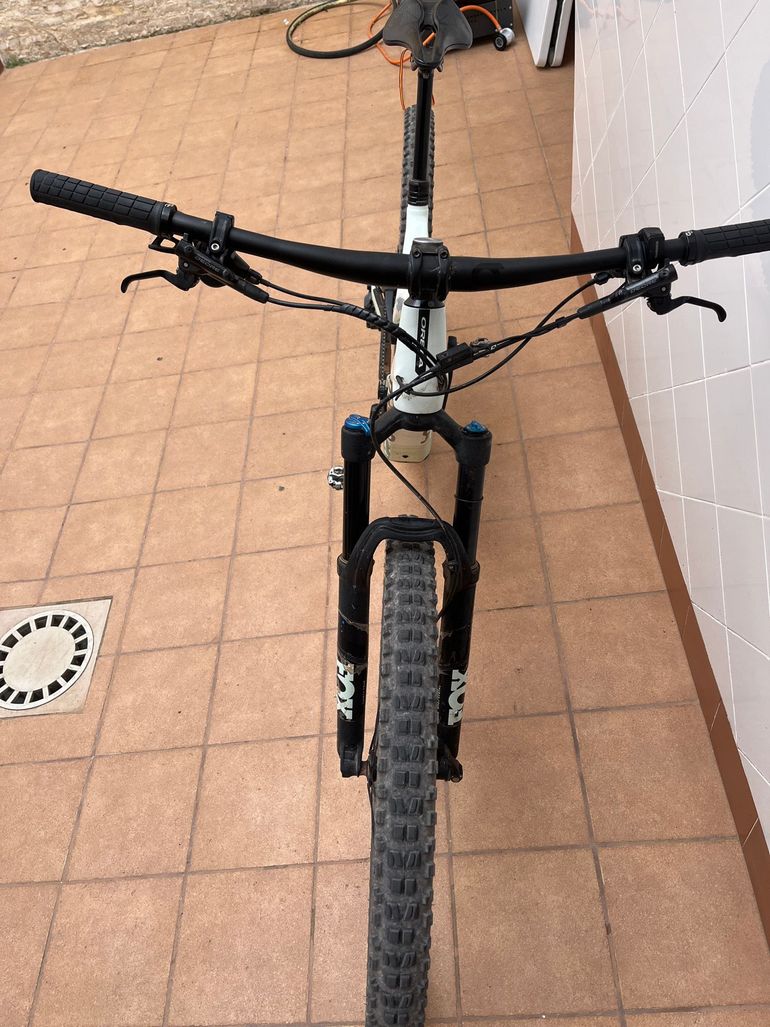 Used Orbea RISE M20 2022 2022 Mountainbike, Blanco — image 4 of 8