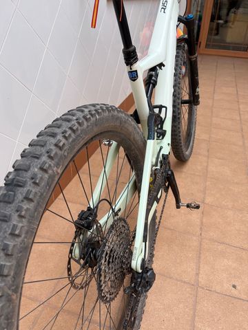 Gebrauchtes Orbea RISE M20 2022 2022 Mountainbike, Weiß, 29 — Bild 5 von 8