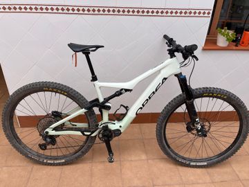 Gebrauchtes Orbea RISE M20 2022 2022 Mountainbike, Weiß, 29 — Bild 1 von 8