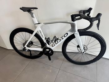 Gusto, Gusto Custom Shimano 105 Di2
