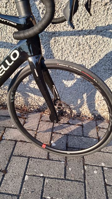 Used Pinarello NYTRO E5 ROAD - 105 Di2 2024 2024 Road & Gravel, Black — image 5 of 11