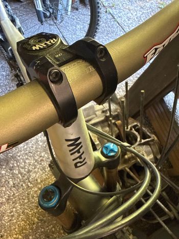 Used RAAW Jibb Shimano Deore XT 2022 Mountainbike, Light Gray — image 11 of 11