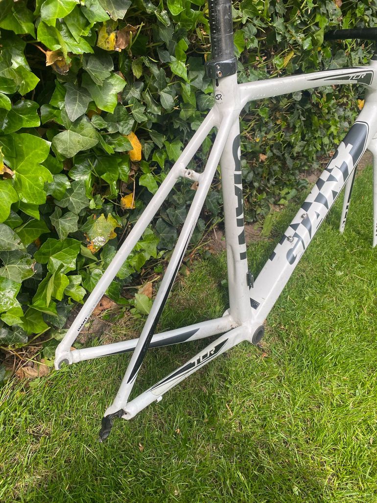 Used Giant Tcr Frameset 2015 Road & Gravel, Bianco — image 3 of 10