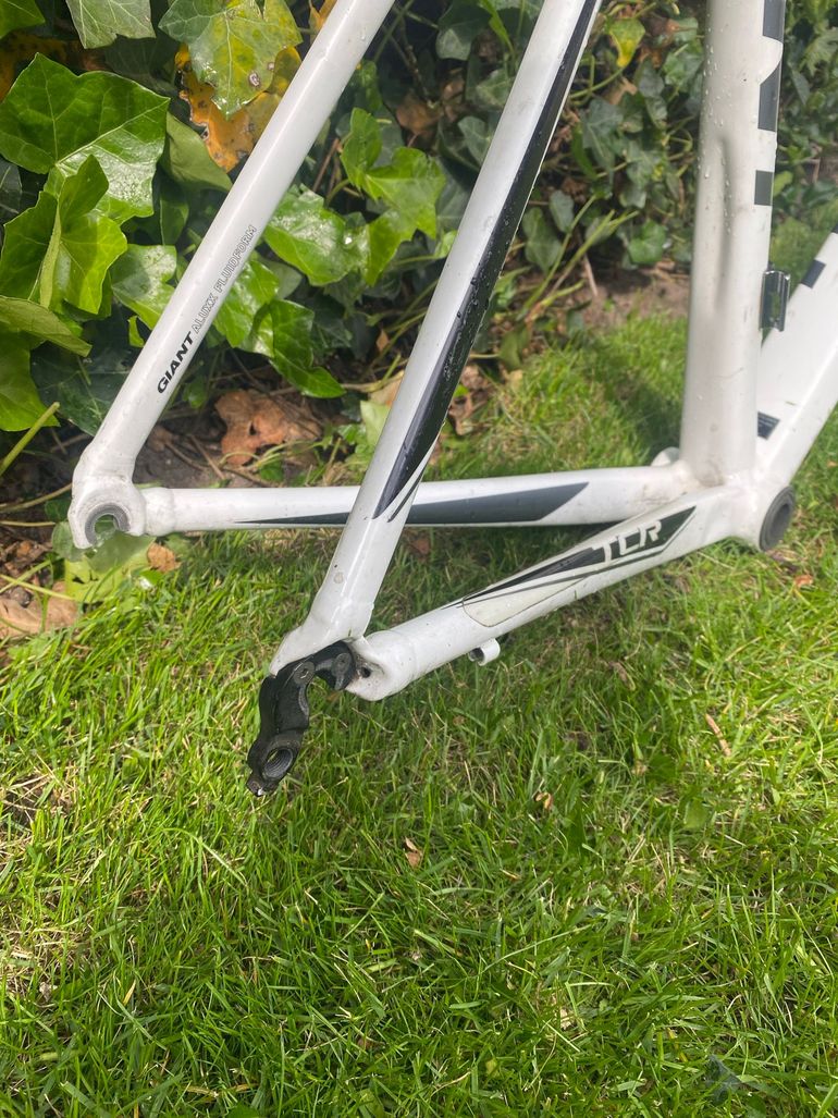Used Giant Tcr Frameset 2015 Road & Gravel, Bianco — image 6 of 10