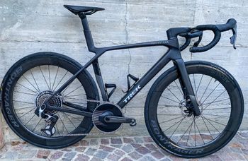 Trek, Madone SRAM Red eTap AXS