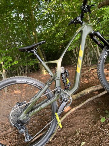 Käytetty GT Force Carbon Pro 2022 2022 Mountainbike — kuva 1 / 3
