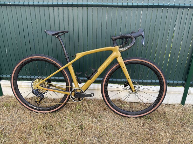 Tweedehands Specialized Diverge SRAM Force 2023 Road & Gravel