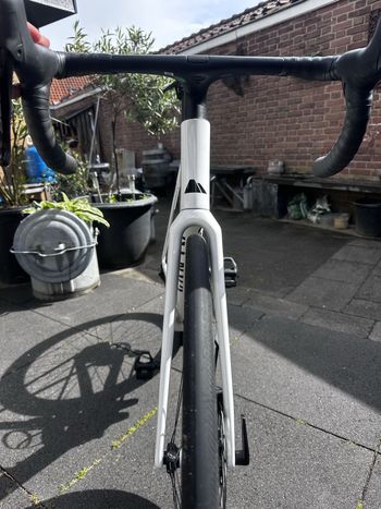 Used Canyon Ultimate CF 7 Di2 2026 2026 Road & Gravel, White — image 5 of 7