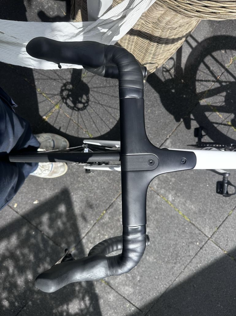 Used Canyon Ultimate CF 7 Di2 2026 2026 Road & Gravel, White — image 4 of 7