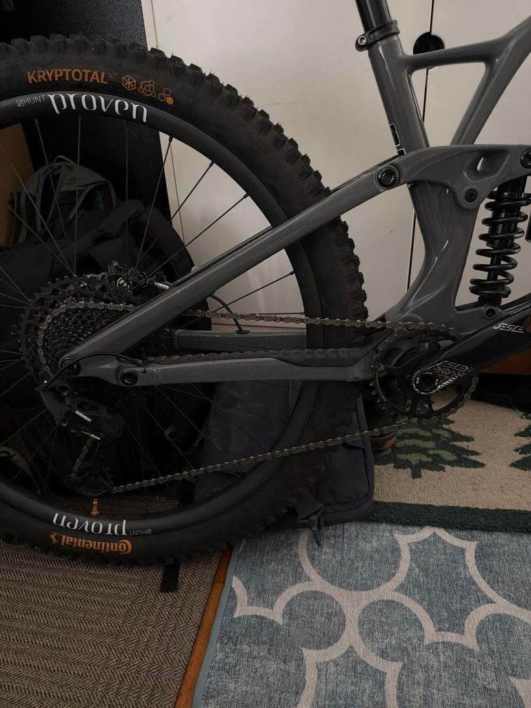 Used GT Sensor Carbon Elite 2025 2025 Mountainbike, Light Gray, 29 — image 3 of 5