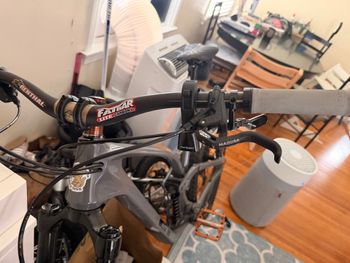 Used GT Sensor Carbon Elite 2025 2025 Mountainbike, Light Gray, 29 — image 4 of 5