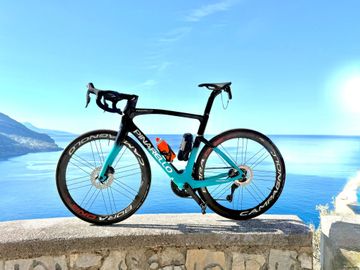 Tweedehands Pinarello Dogma Shimano Ultegra Di2 2025 Road & Gravel — afbeelding 1 van 6