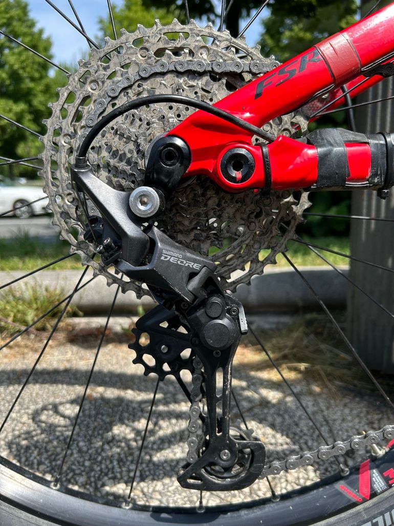 Used Specialized Alloy 2021 Mountainbike, Red — image 23 of 56