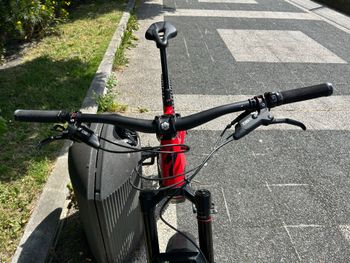 Used Specialized Alloy 2021 Mountainbike, Red — image 26 of 56