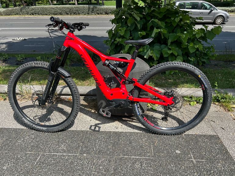 Used Specialized Alloy 2021 Mountainbike, Red — image 1 of 56
