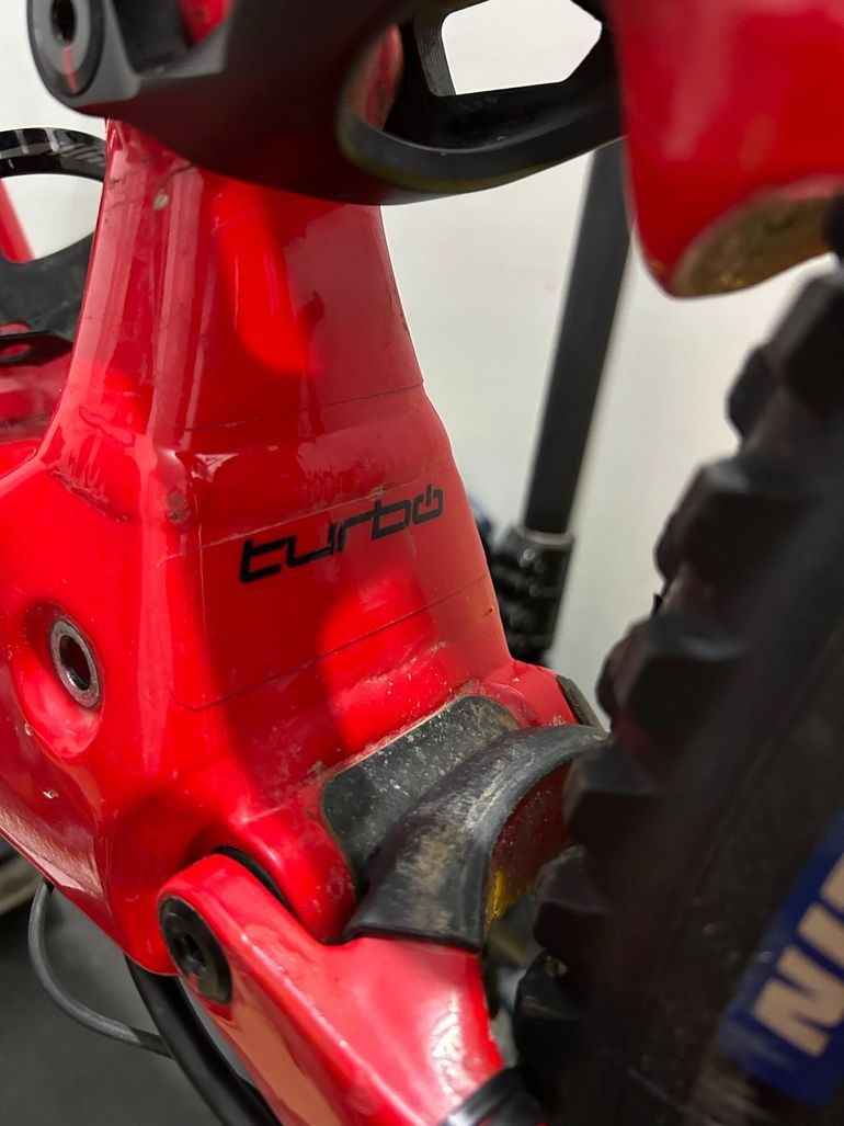 Used Specialized Alloy 2021 Mountainbike, Red — image 31 of 56