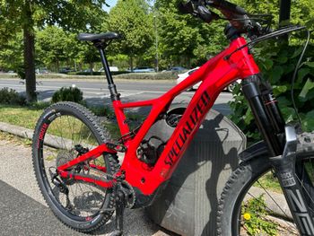 Used Specialized Alloy 2021 Mountainbike, Red — image 18 of 56