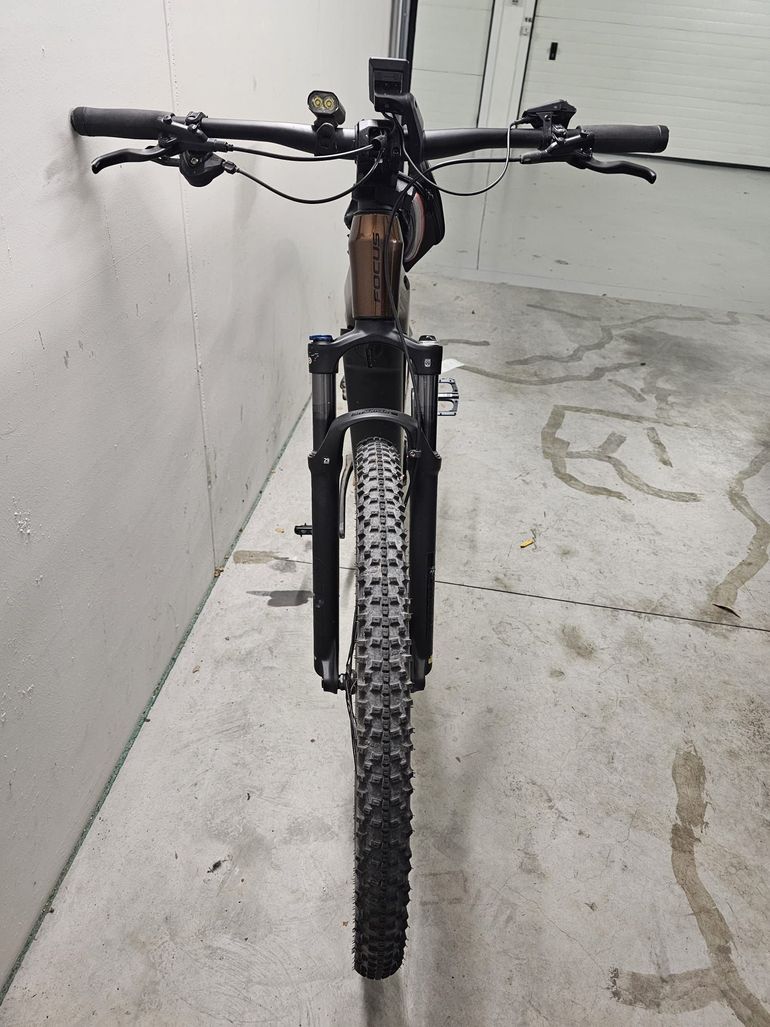 Used Focus JARIFA² 6.8 2025 2025 Mountainbike, Orange, 27.5 — image 4 of 6