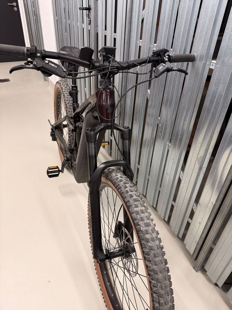 Used CUBE STEREO HYBRID 140 HPC, RACE 625 2023 2023 Mountainbike, Red, 27.5, 29 — image 12 of 16