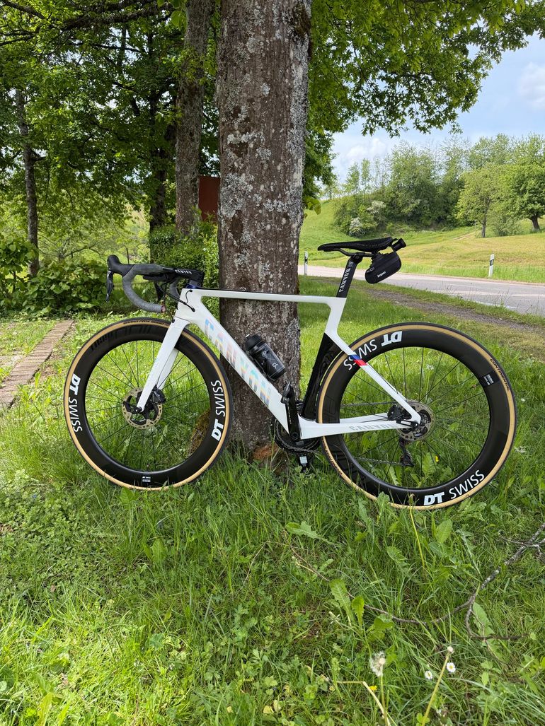 Used Canyon Aeroad CF SL Disc 8.0 Di2 2019 2019 Road & Gravel — image 2 of 4