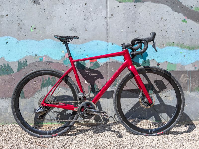 Used Fara F/All-Road Force AXS 2023 2023 Road & Gravel, Red — image 1 of 12