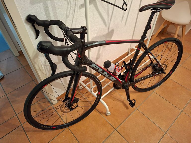 Used Fuji Gran Fondo 2.3 2017 2017 Road & Gravel, Schwarz — image 2 of 4