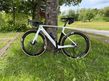 Used Canyon Aeroad CF SL Disc 8.0 Di2 2019 2019 Road & Gravel, Blanco — image 2 of 4