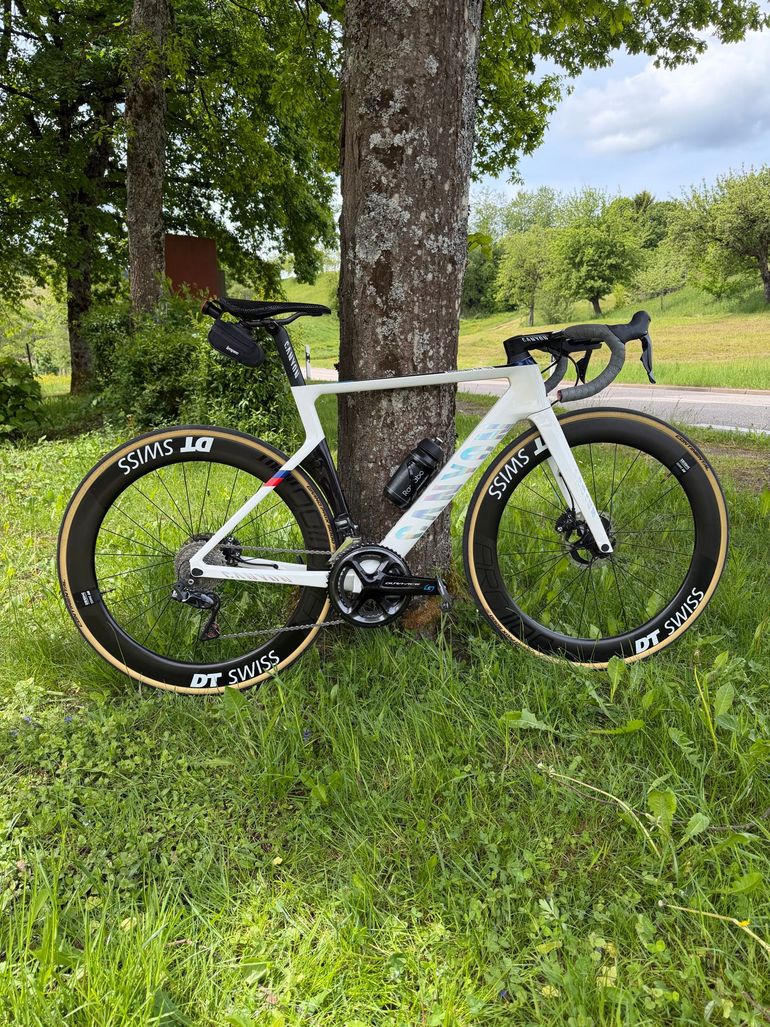 Used Canyon Aeroad CF SL Disc 8.0 Di2 2019 2019 Road & Gravel, Blanco — image 1 of 4