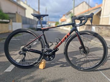 Giant Defy Advanced 1 2024 2024 Road & Gravel d'occasion — image 1 sur 4