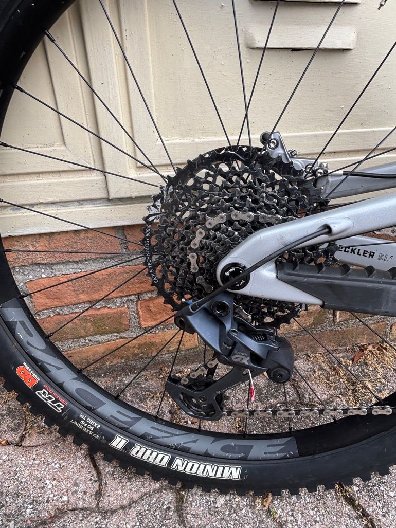 Gebrauchtes Santa Cruz Heckler SL S / Carbon C 2024 2024 Mountainbike, Hellgrau, Verschieden — Bild 4 von 10