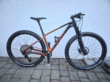 Used Giant XTC, Advanced 29 2 2022 2022 Mountainbike, Orange, 29 — image 2 of 36
