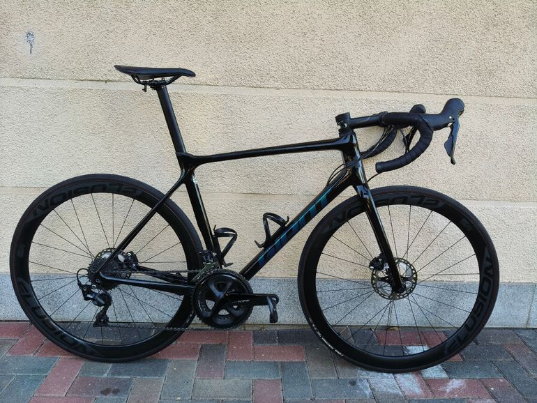 Used Giant TCR Advanced Pro 2 Disc 2021 2021 Road & Gravel, Black — image 1 of 18