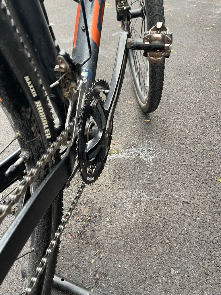 Used Giant Revolt 2 2022 2022 Road & Gravel, Light Gray — image 6 of 10