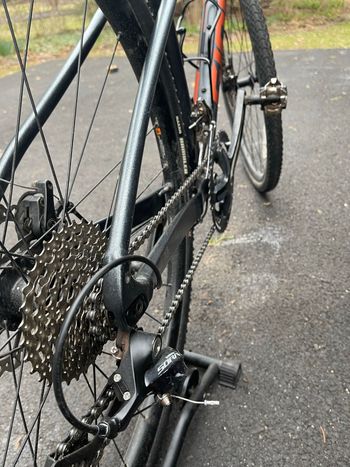 Used Giant Revolt 2 2022 2022 Road & Gravel, Light Gray — image 7 of 10