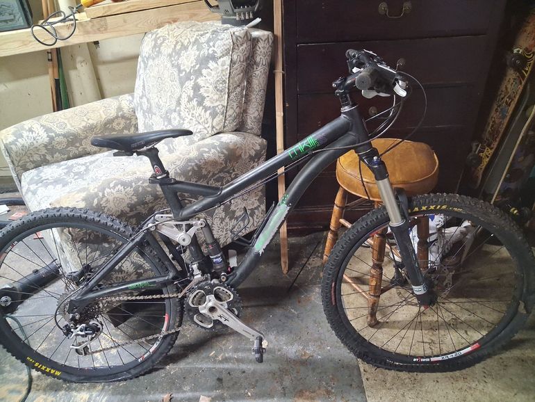 Used iron horse mk 111 holidaypoint elite Iron horse mk 111 holidaypoint elite Custom Shimano Deore XT 2008 Mountainbike, Black — image 1 of 3