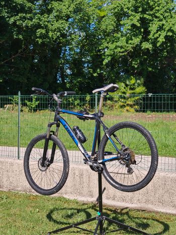 Used Trek 3700 Disc 2013 2013 Mountainbike, Black, 26 — image 6 of 6