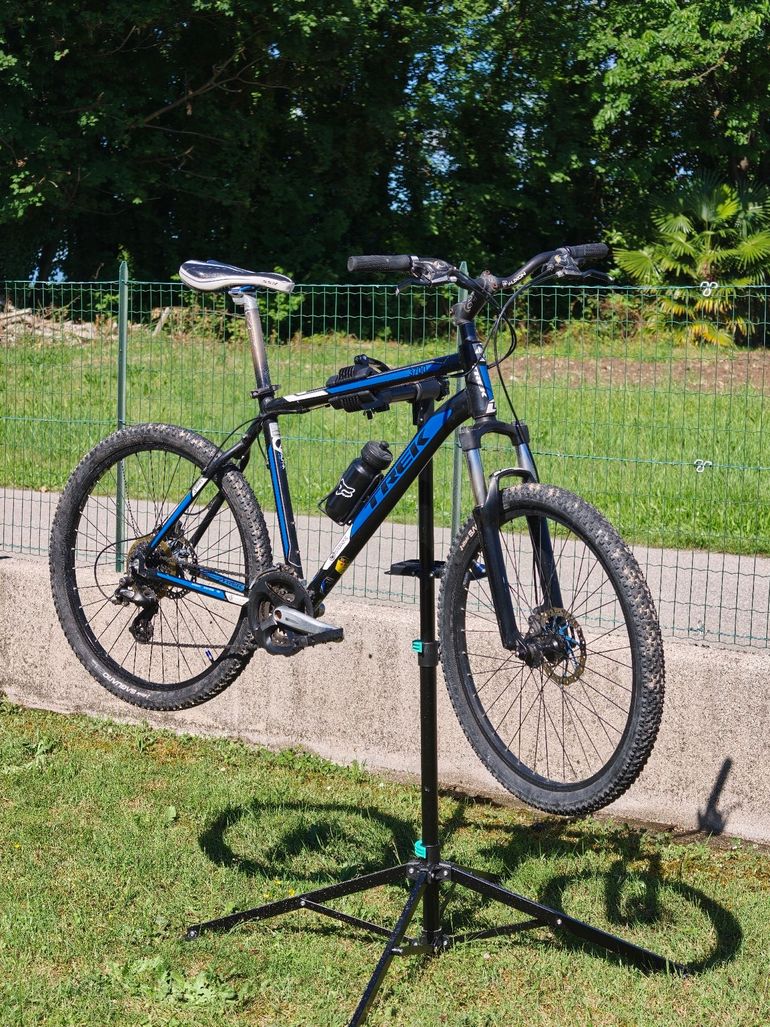 Used Trek 3700 Disc 2013 2013 Mountainbike, Black, 26 — image 4 of 6