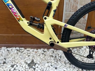 Used Santa Cruz Nomad 6 2025 Mountainbike, Orange — image 5 of 18