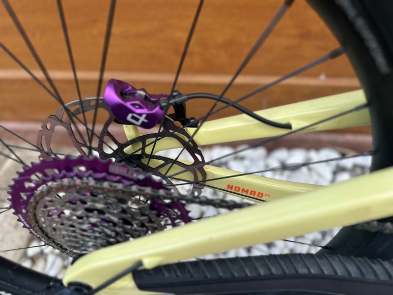 Used Santa Cruz Nomad 6 2025 Mountainbike, Orange — image 12 of 18