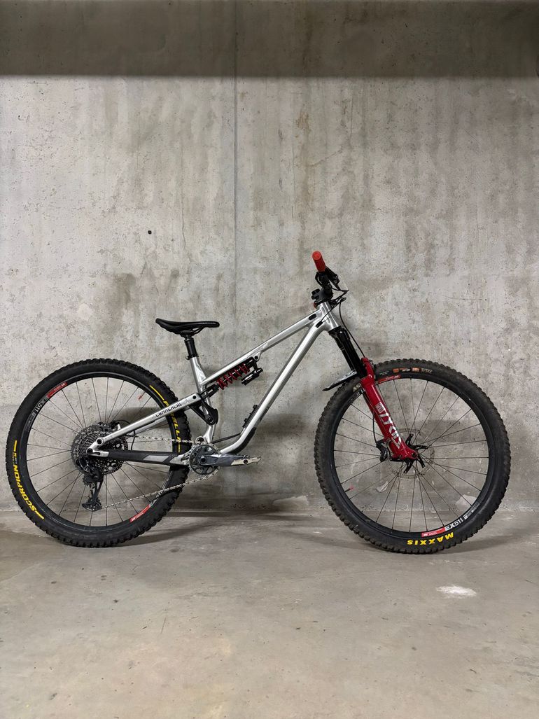 Used Commencal META TR RACE 2022 2022 Mountainbike — image 1 of 9