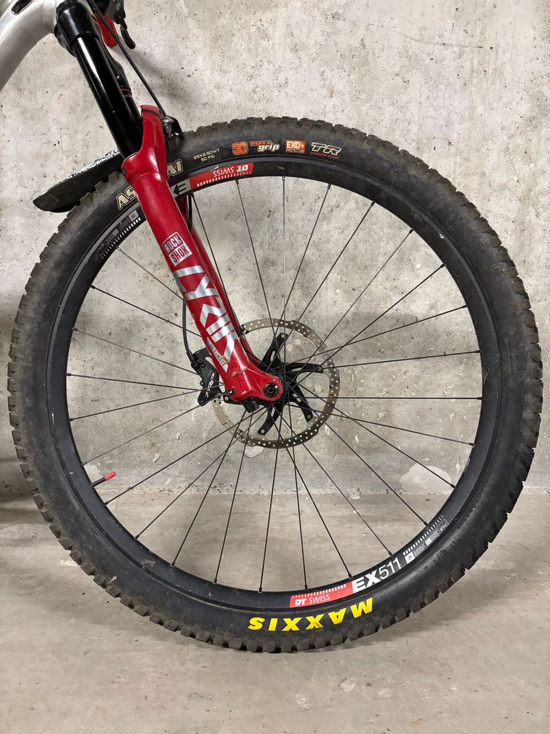 Używany Commencal META TR RACE 2022 2022 Mountainbike — zdjęcie 4 z 10